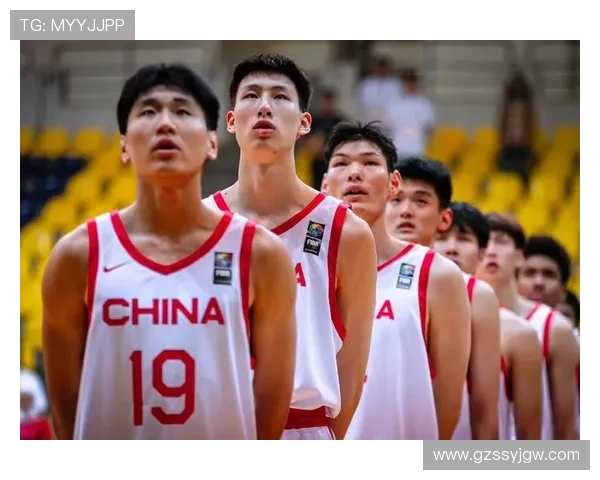 中国男篮力克日本晋级亚锦赛决赛，众将士展现顽强拼搏精神