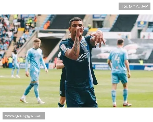 哈德斯菲尔德俱乐部宣布新赛季阵容调整 加强攻防并计划签约新球员