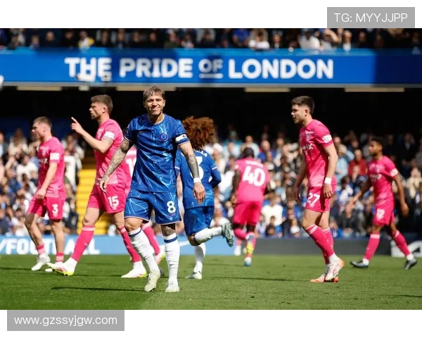 水晶宫俱乐部主帅调整战术体系力求在英超赛季中段实现成绩突破