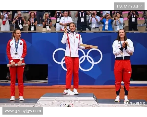 网球赛场风云再起 世界顶级选手争夺年终冠军荣耀