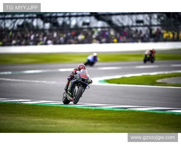 MotoGP赛场激战再起揭示车手新赛季趋势与挑战前瞻动向分析