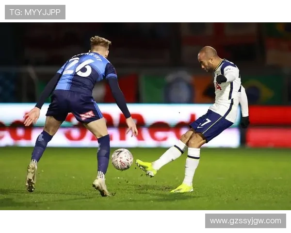 博尔顿俱乐部近期新闻：球队表现回升并签约新球员迎接新赛季挑战