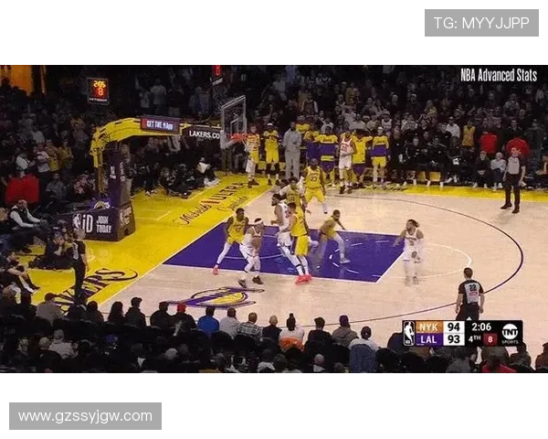 最新NBA动态：詹姆斯、杜兰特领衔多队备战新赛季争夺总冠军