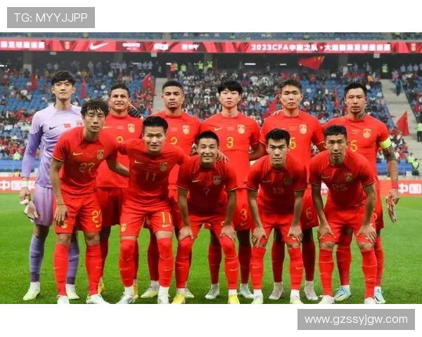 中国男足备战世界杯预选赛新阵容亮相引发球迷热议全国关注焦点战 中国男足备战世界杯预选赛新阵容亮相引发球迷热议全国关注焦点战